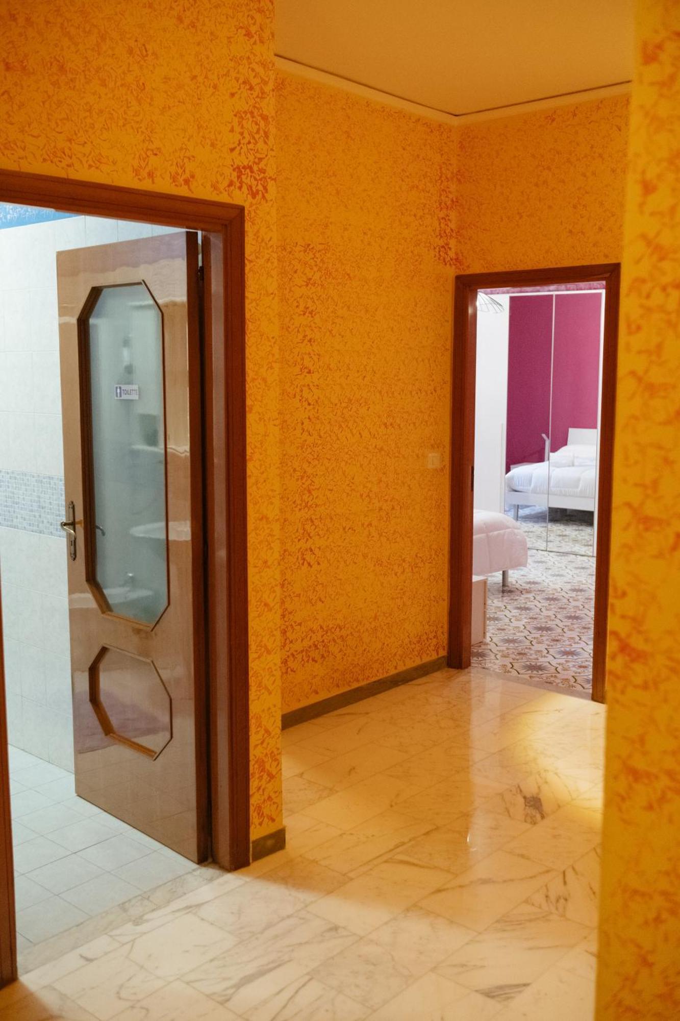 Domus Aurea Relax Room 萨莱诺 外观 照片
