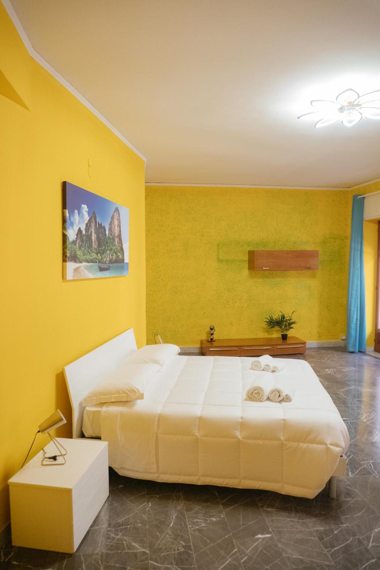 Domus Aurea Relax Room 萨莱诺 外观 照片
