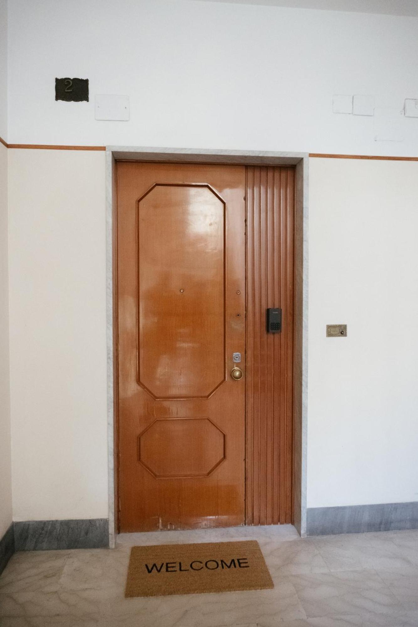 Domus Aurea Relax Room 萨莱诺 外观 照片