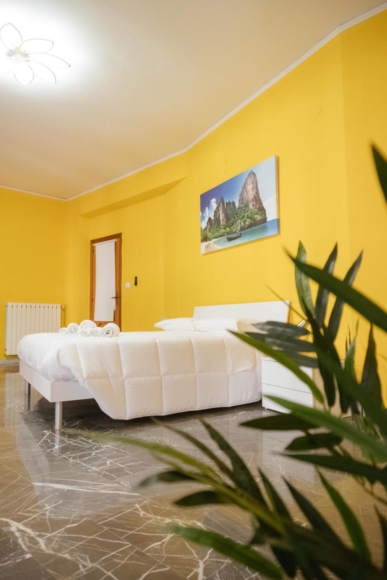 Domus Aurea Relax Room 萨莱诺 外观 照片