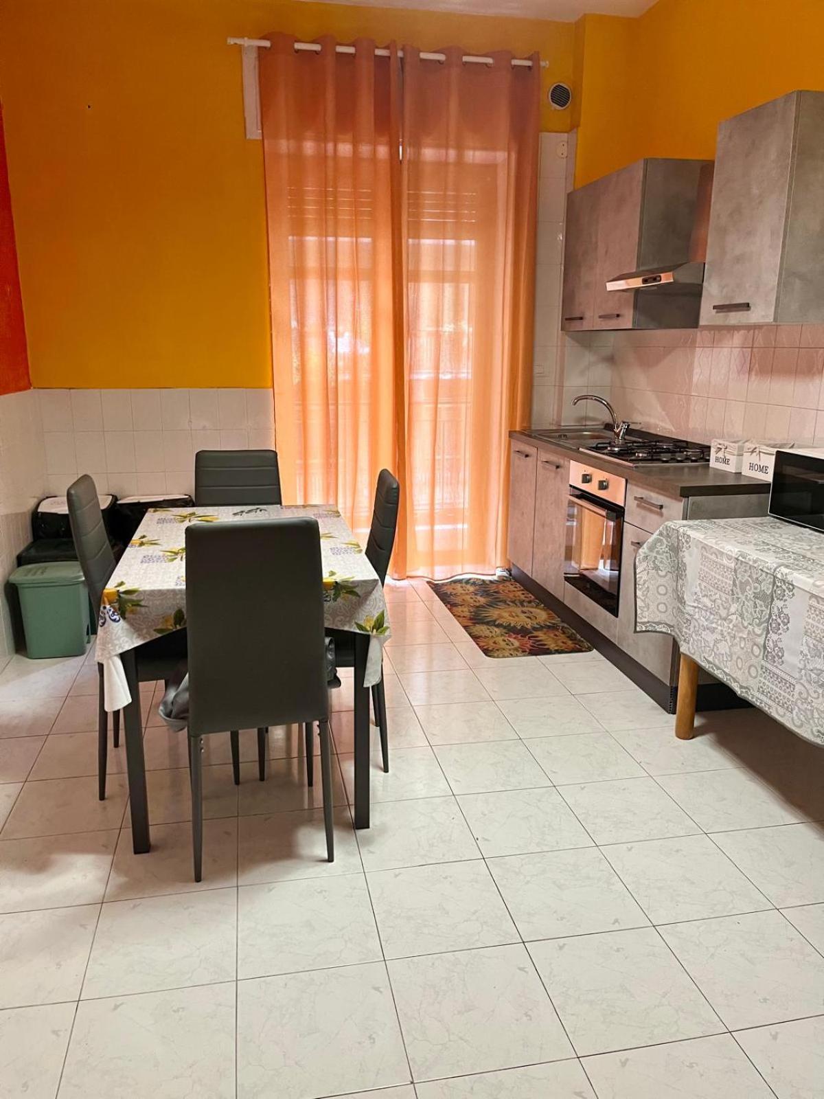 Domus Aurea Relax Room 萨莱诺 外观 照片
