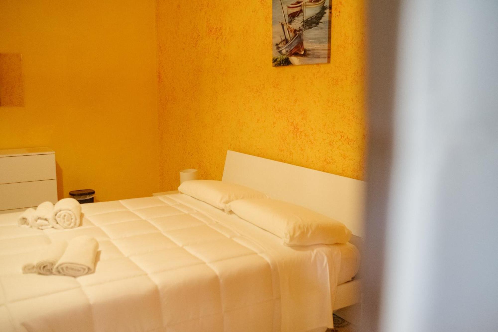 Domus Aurea Relax Room 萨莱诺 外观 照片